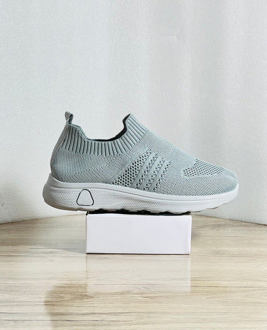 2 sketchers + توصيل مجاني